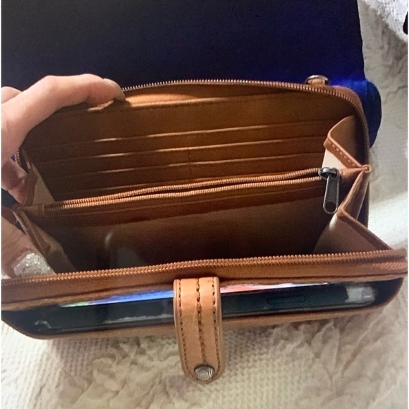 The SAk Irish, brown, smart phone, wallet - Picture 3 of 8